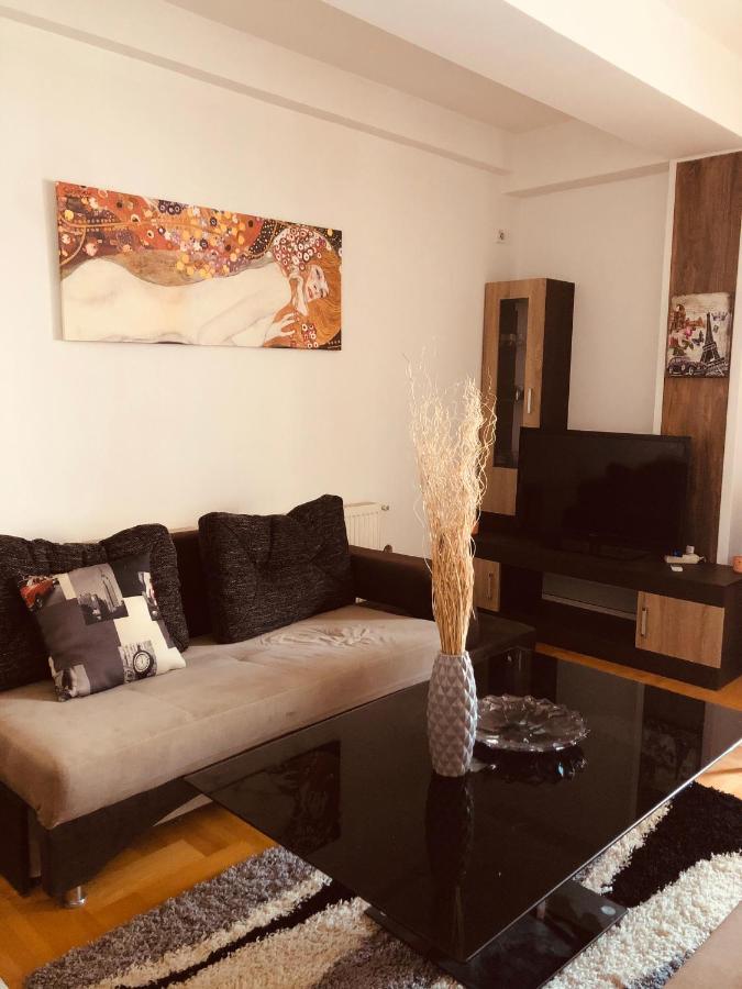 Apartments Near City Center Üsküp Dış mekan fotoğraf